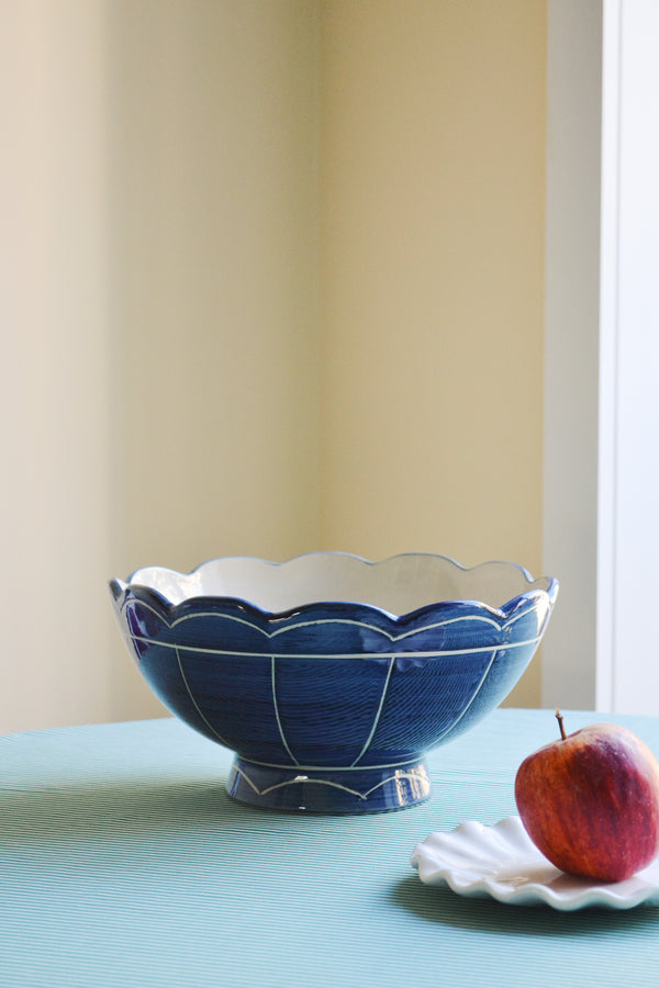 Dark Blue Scalloped Stoneware Bowl